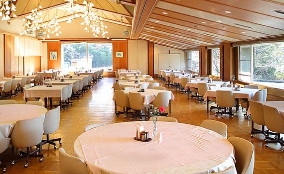 ご朝食会場「湯―トピアホール四季」