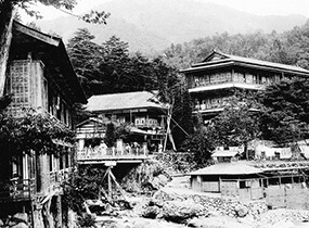 河原の湯と渓流