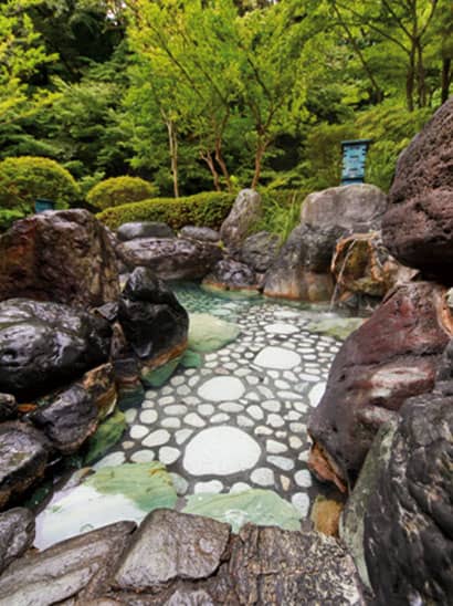 庭園露天風呂「甌穴-おうけつ-」